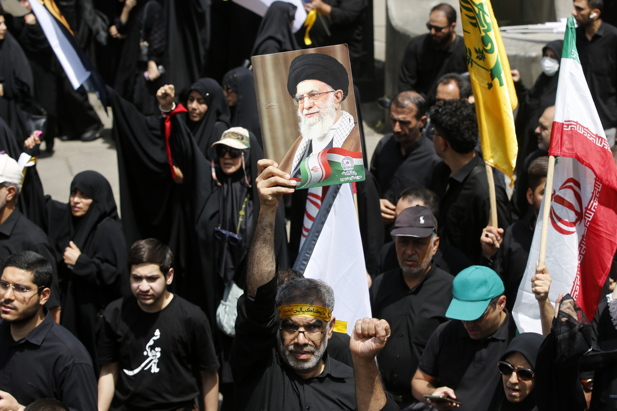Khamenei Supporters Demonstration in Tehran in support of Iranian leader Khamenei – Middle ...
