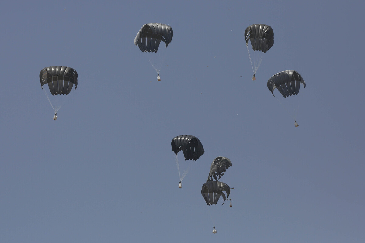 France to airdrop 40 tons of humanitarian aid into Gaza Strip