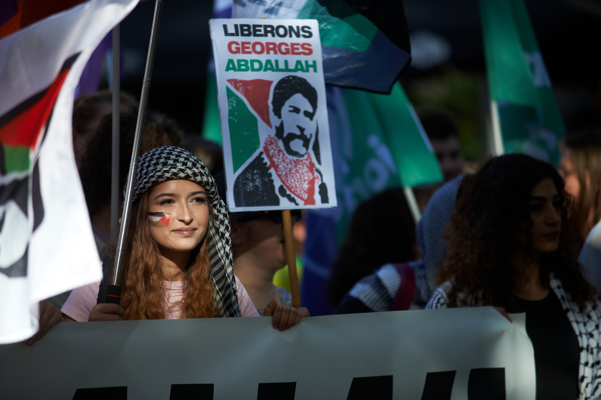 The protesters demand the release of Georges Ibrahim Abdallah, the oldest prisoner in France, who has already spent 41 years in jail. [Photo by Alain Pitton/NurPhoto via Getty Images]
