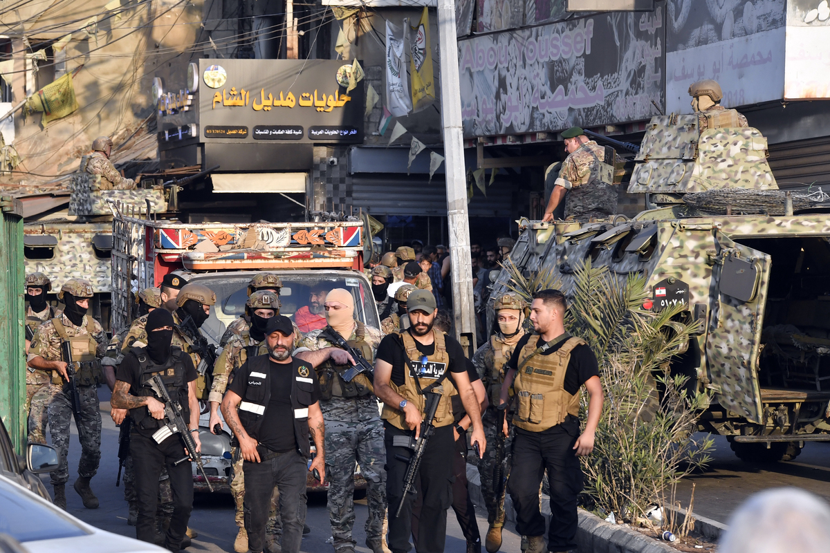 Lebanese army takes security measures as Palestinian factions start to hand over weapons in refugee camps under a government plan to bring arms under state control in Burj al-Barajneh Refugee Camp of Beirut, Lebanon on August 21, 2025. [Houssam Shbaro - Anadolu Agency]