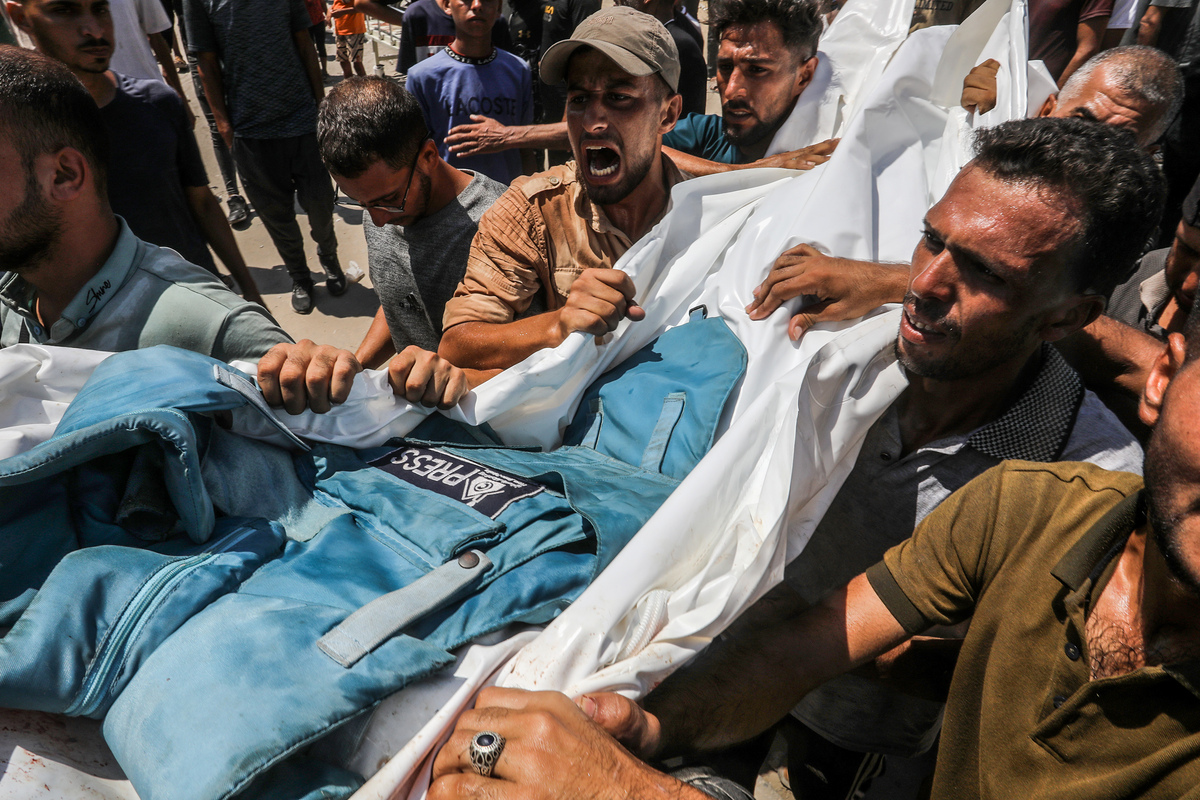 A funeral ceremony is being held in the courtyard of Nasser Hospital for Reuters photojournalist Hossam al-Masri, Al Jazeera cameraman Mohammed Salameh, journalist Maryam Abu Deqqa, who worked with several media outlets including Independent Arabia and AP, and NBC News journalist Moaz Abu Taha, all of whom were killed in an Israeli attack on the hospital in Khan Yunis, Gaza on August 25, 2025. [Abed Rahim Khatib - Anadolu Agency]