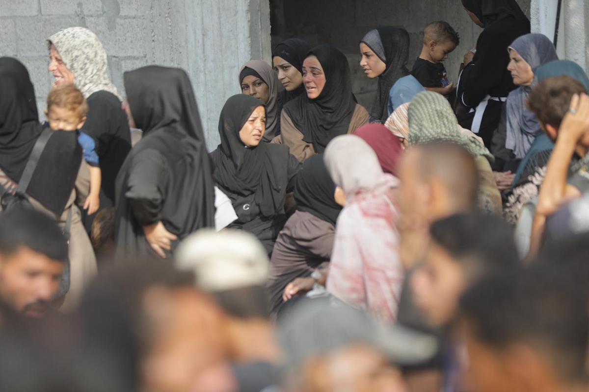 مراسم تشییع جنازه 20 فلسطینی در بیمارستان الشفا ، پس از حمله اسرائیلی های اخیر در نوار غزه شمالی ، در 16 اوت 2025 (Moahmmed Asad/Monitor Monitor)