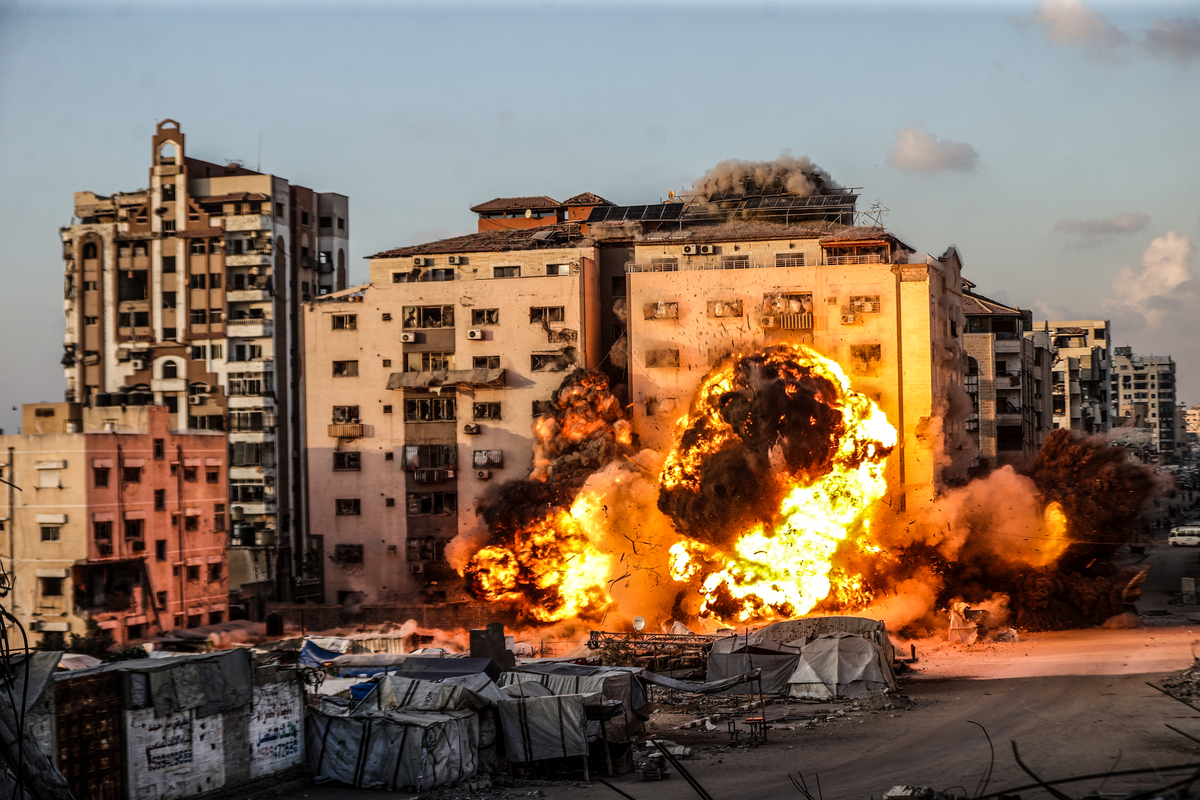 Israeli Airstrike hits al-Ruya Tower in Gaza City – Middle East Monitor