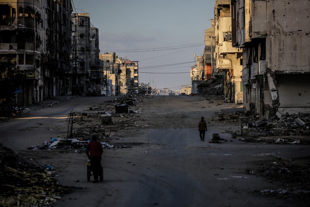 Israeli army organizes intense attacks on Al-Jalaa Street in Gaza ...