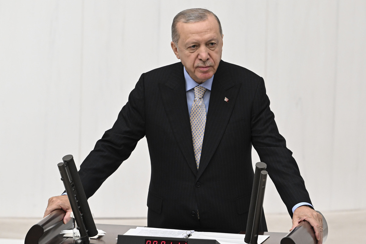 الرئيس التركي ريب تاييب أردوغان يقدم تصريحات خلال الجلسة الافتتاحية للعام التشريعي الرابع من الفترة الثامنة والعشرين للجمعية الوطنية الكبرى في تركي (GNAT) ، في أنقرة ، وكالة Turkiye في 1 أكتوبر 2025.