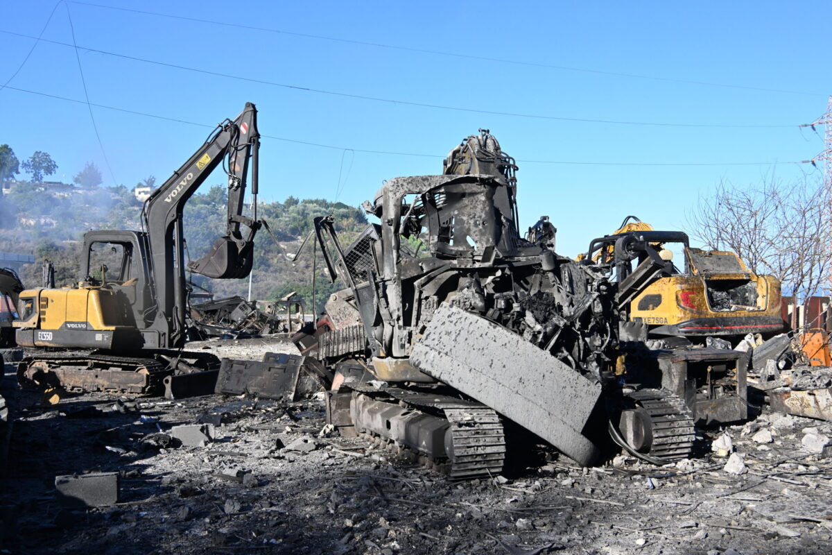 The Israeli army violated the ceasefire by launching more than ten airstrikes on the town of al-Musaylih in southern Lebanon, causing powerful explosions, extensive destruction at industrial facilities, and the burning of bulldozers that were rendered unusable on October 11, 2025. [Houssam Shbaro - Anadolu Agency]