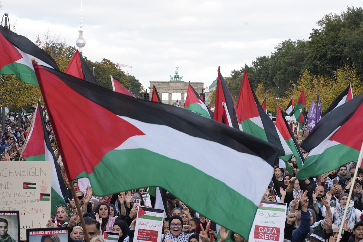 Berlin protest against pressure on pro-Palestine academics and cultural figures