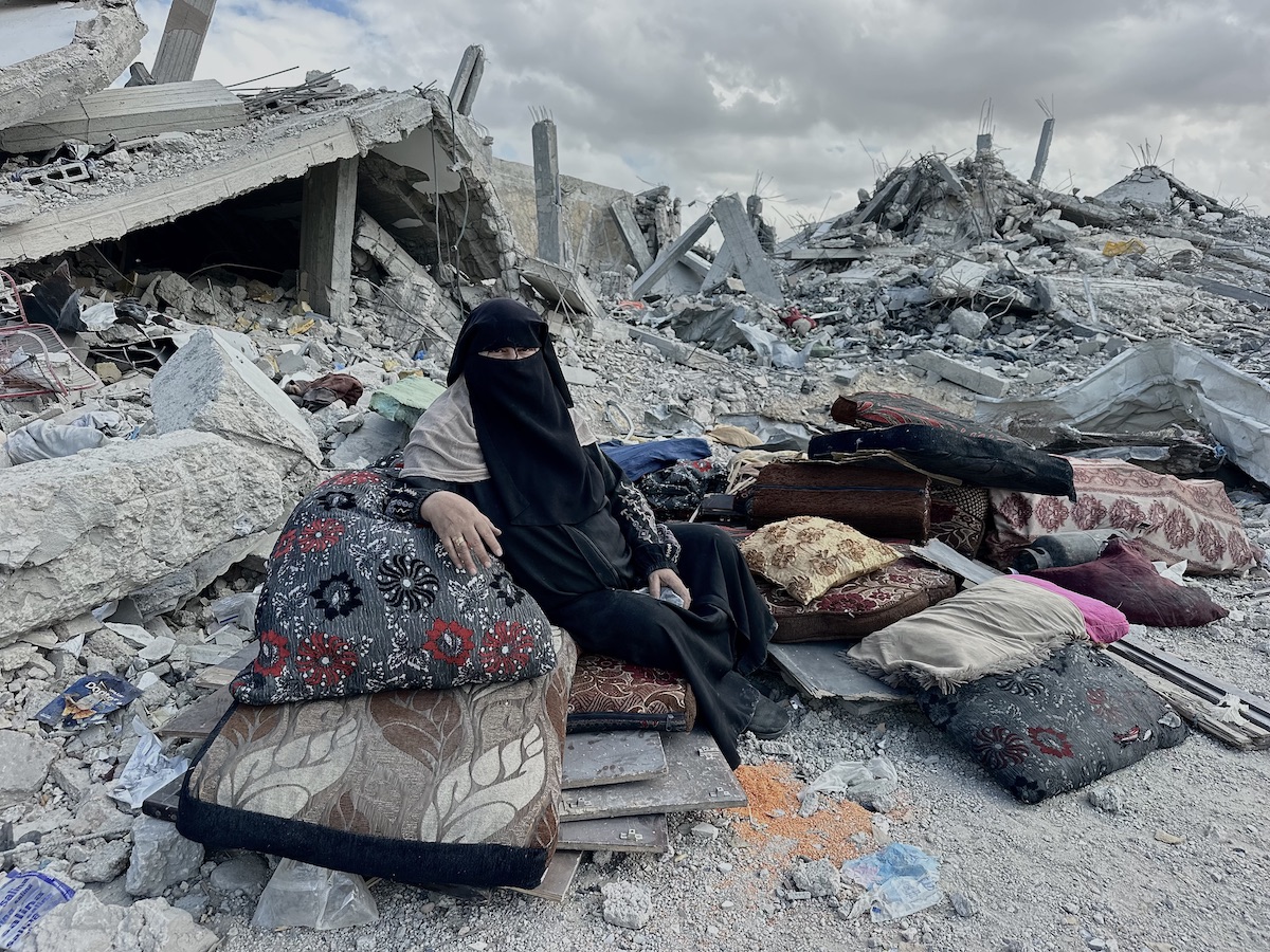 A view of the destruction as Palestinians return to the southern Gaza city of Khan Yunis after the withdrawal of Israeli forces on October 12, 2025. [Doaa Albaz - Anadolu Agency]