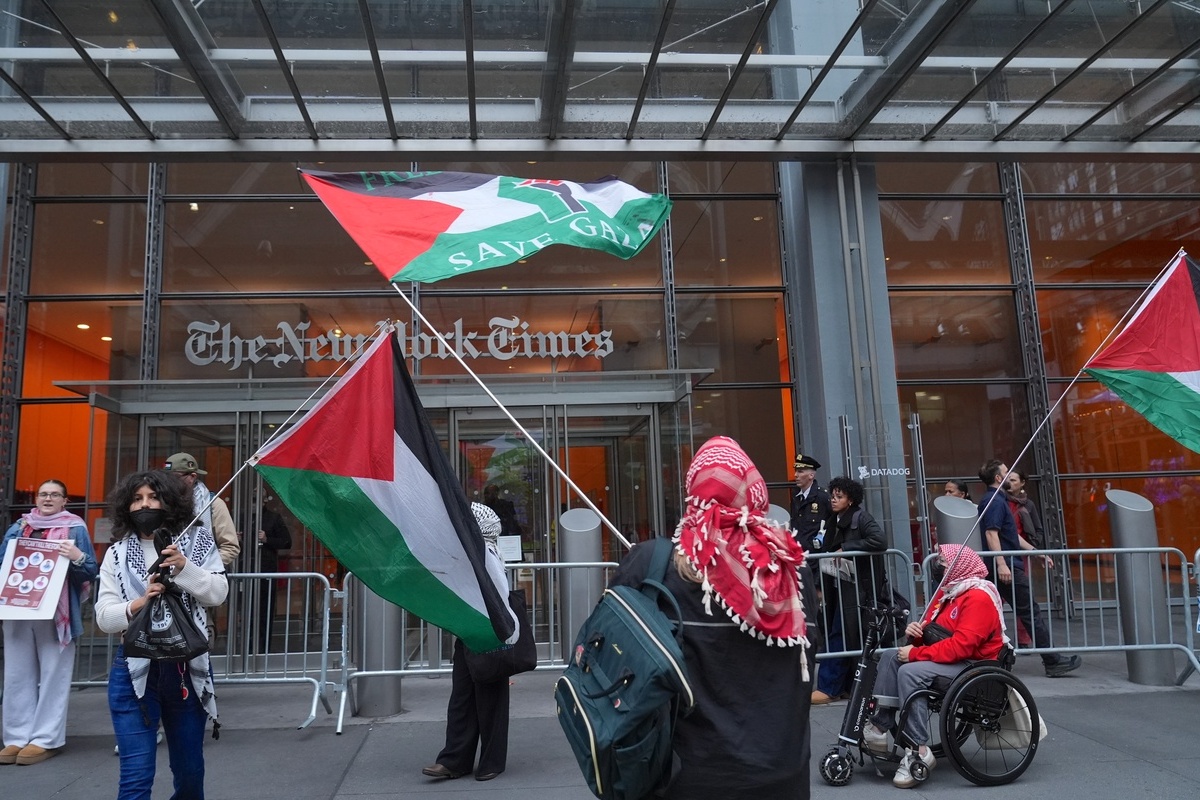 Vigil held outside The New York Times for slain Palestinian journalist ...
