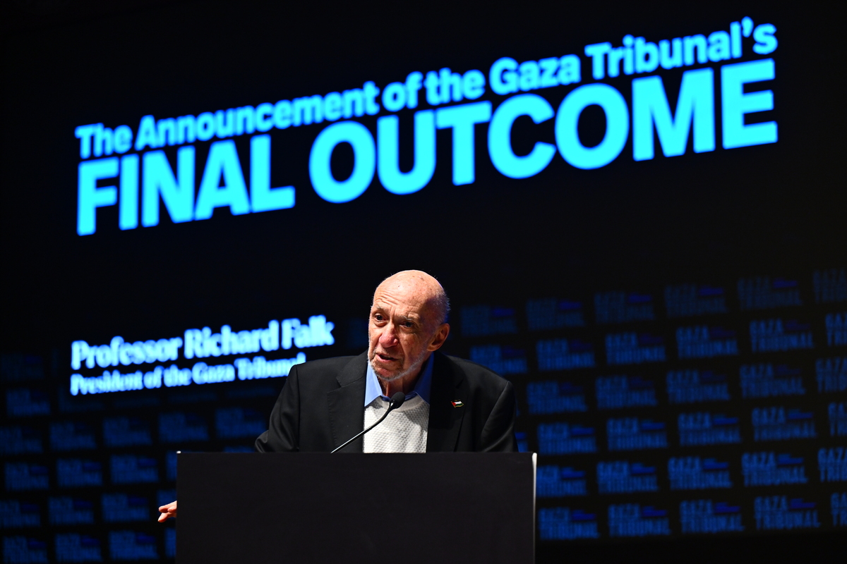 Former United Nations (UN) Special Rapporteur on Palestine Prof. Dr. Richard Falk delivers a speech during the event titled "Gaza Tribunal: Final Session" in Istanbul, Turkiye, on October 26, 2025. [Cem Tekkeşinoğlu - Anadolu Agency]