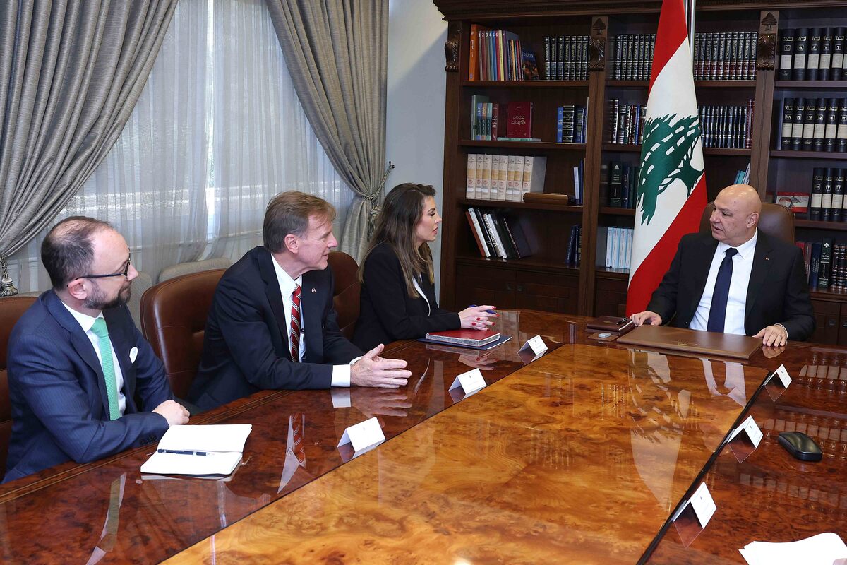 Lebanese President Joseph Avn (R) meets with US Deputy Special Representative for the Middle East Morgan Ortagus (L) and her delegation at the Baabda Palace in Beirut, Lebanon on October 28, 2025. [Lebanese PM’s Press Office - Anadolu Agency]