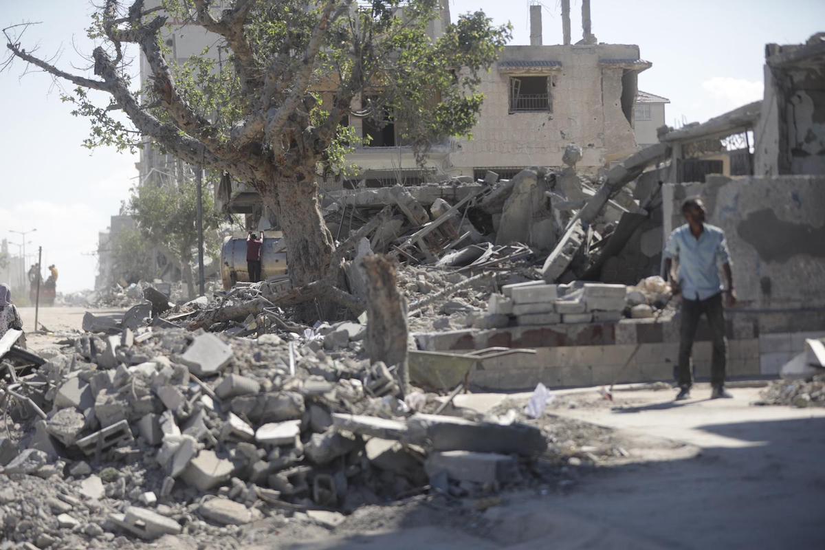 Daily life continues under harsh conditions for displaced Palestinians in Gaza, on October 19, 2025 [Mohammed Asad/Middle East Monitor]