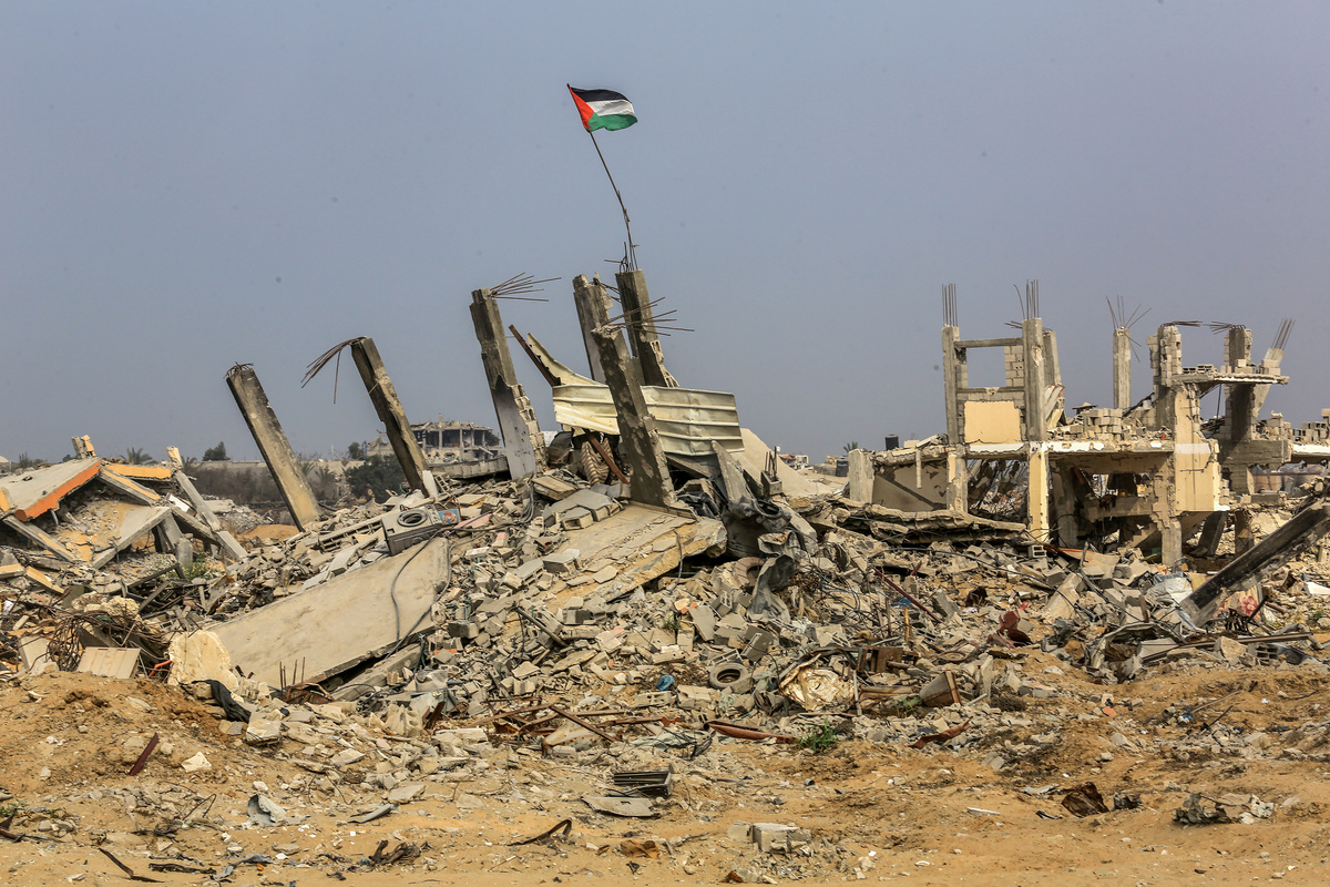 Palestinians who returned to Khan Yunis, a city heavily damaged during Israel’s two-year-long attacks on the Gaza Strip, struggle to survive amid the rubble of destroyed buildings and limited resources on November 6, 2025. [Abed Rahim Khatib - Anadolu Agency]