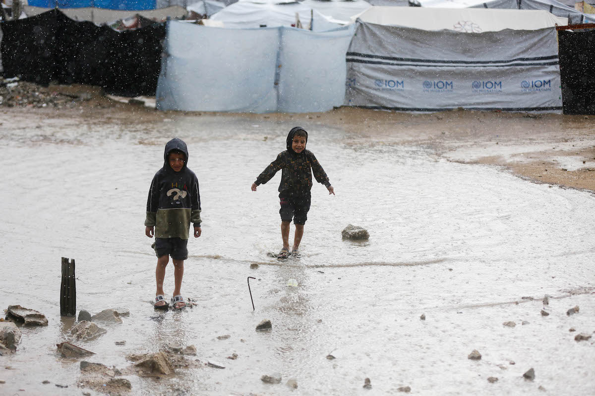 Heavy rain floods tents sheltering displaced Palestinians in Gaza Strip ...