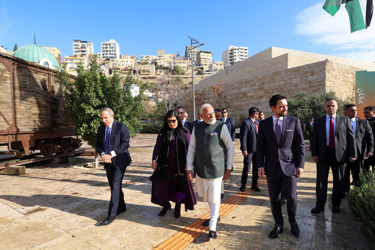 Prime Minister of India Narendra Modi visits Jordan Museum with Crown Prince of Jordan, Al-Hussein Bin Abdullah II in Amman, Jordan on December 16, 2025. [Press Information Bureau (PIB) - Anadolu Agency]