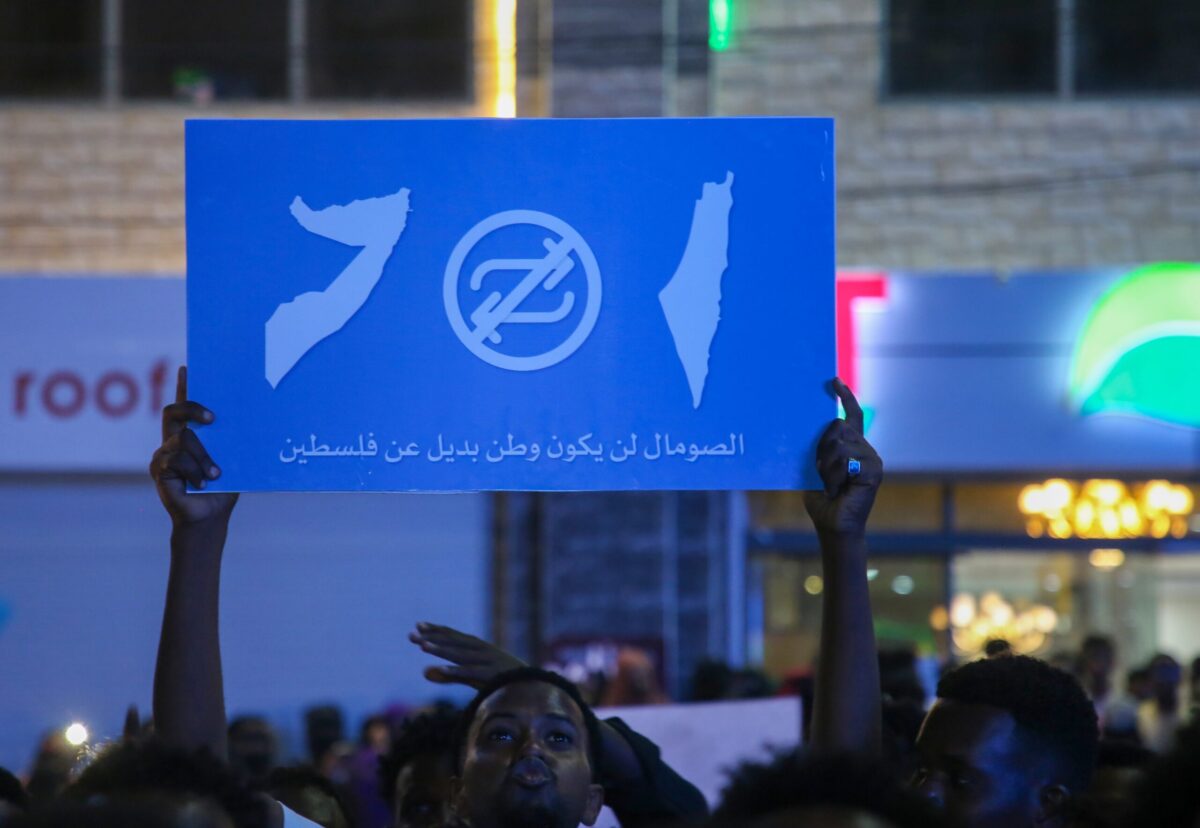 A group of Somalis, carrying Somali flags and chanting slogans against Israeli Prime Minister Benjamin Netanyahu and Israel, protest Israel's decision to recognize Somaliland, gathering in Mogadishu, the capital of Somalia, on December 28, 2025. [Abuukar Mohamed Muhidin - Anadolu Agency]