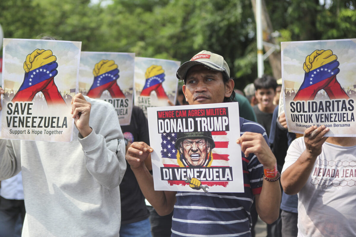 Protesters demonstrate in front of the U.S. Embassy in support of Venezuela and in condemnation of the United States, in Jakarta, Indonesia on January 6, 2026. [Agoes Rudianto - Anadolu Agency]