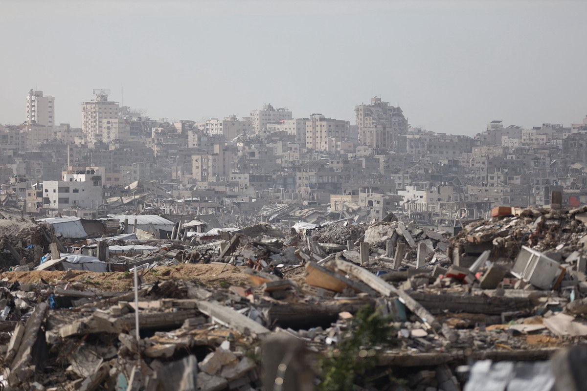 Displaced Palestinians struggle carrying on with daily life amid the rubble left by Israeli attacks in Jabalia, Gaza on January 12, 2026. [Khames Alrefi - Anadolu Agency]