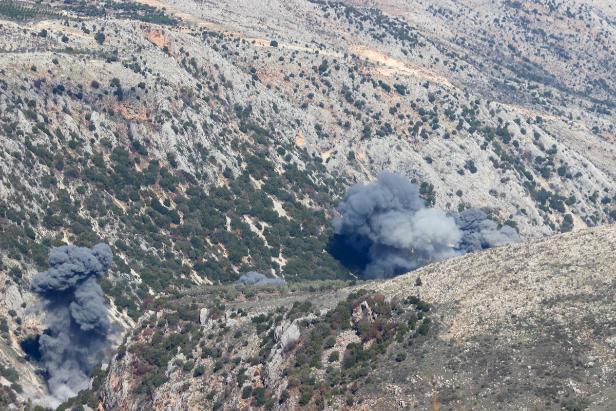 Israeli army launches airstrikes in southern Lebanon despite ceasefire \u2013 Middle East Monitor