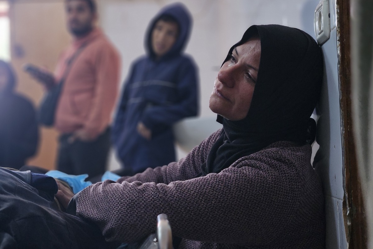 Body of 13-year-old Palestinian boy, Mutasim Billah Mohammed al-Sharafi, is transferred to Nasser Hospital for funeral procedures as relatives mourned his death in Khan Yunis, Gaza on January 21, 2026. [Hani Alshaer - Anadolu Agency]