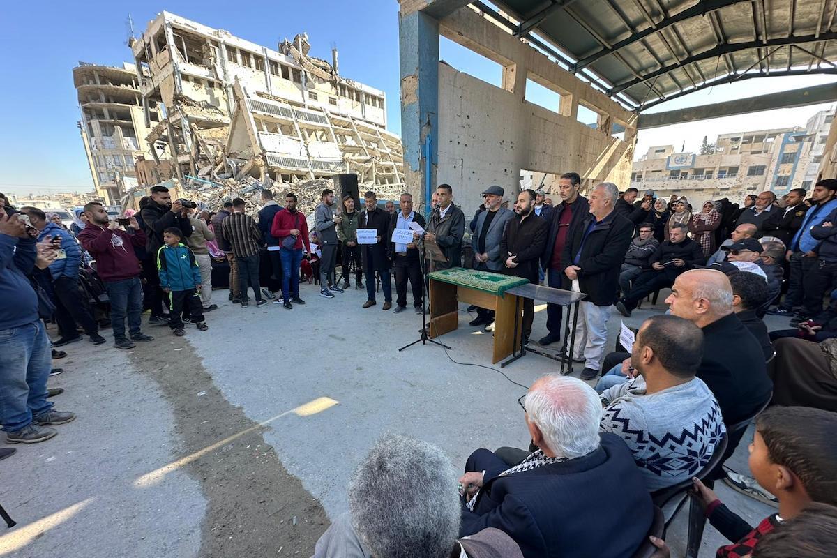 UNRWA Union protests dismissal of 600 Palestinian staff in Gaza, on 11 January 2026 [Mohammed Asad/Middle East Monitor]