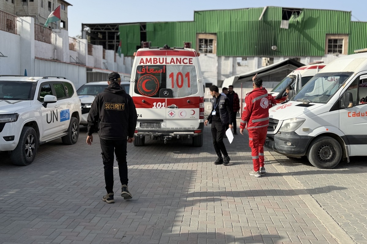 A group of patients and wounded individuals from the Rehabilitation Hospital depart to be evacuated through the Rafah Border Crossing, which reopened after 18 days following its closure by Israel citing Iranian retaliations, in Khan Yunis, Gaza on March 18, 2026.[Abdallah F.s. Alattar - Anadolu Agency]