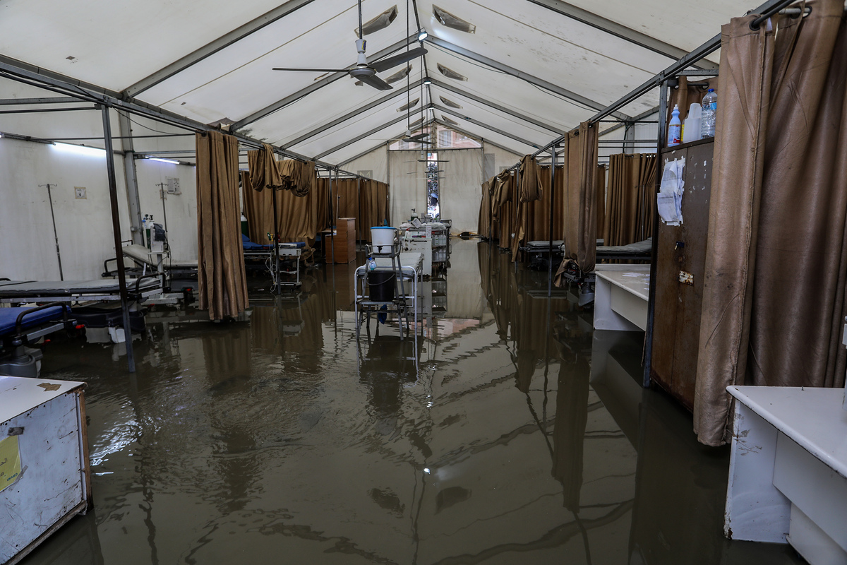 Heavy rain floods Nasser Hospital in Khan Yunis – Middle East Monitor
