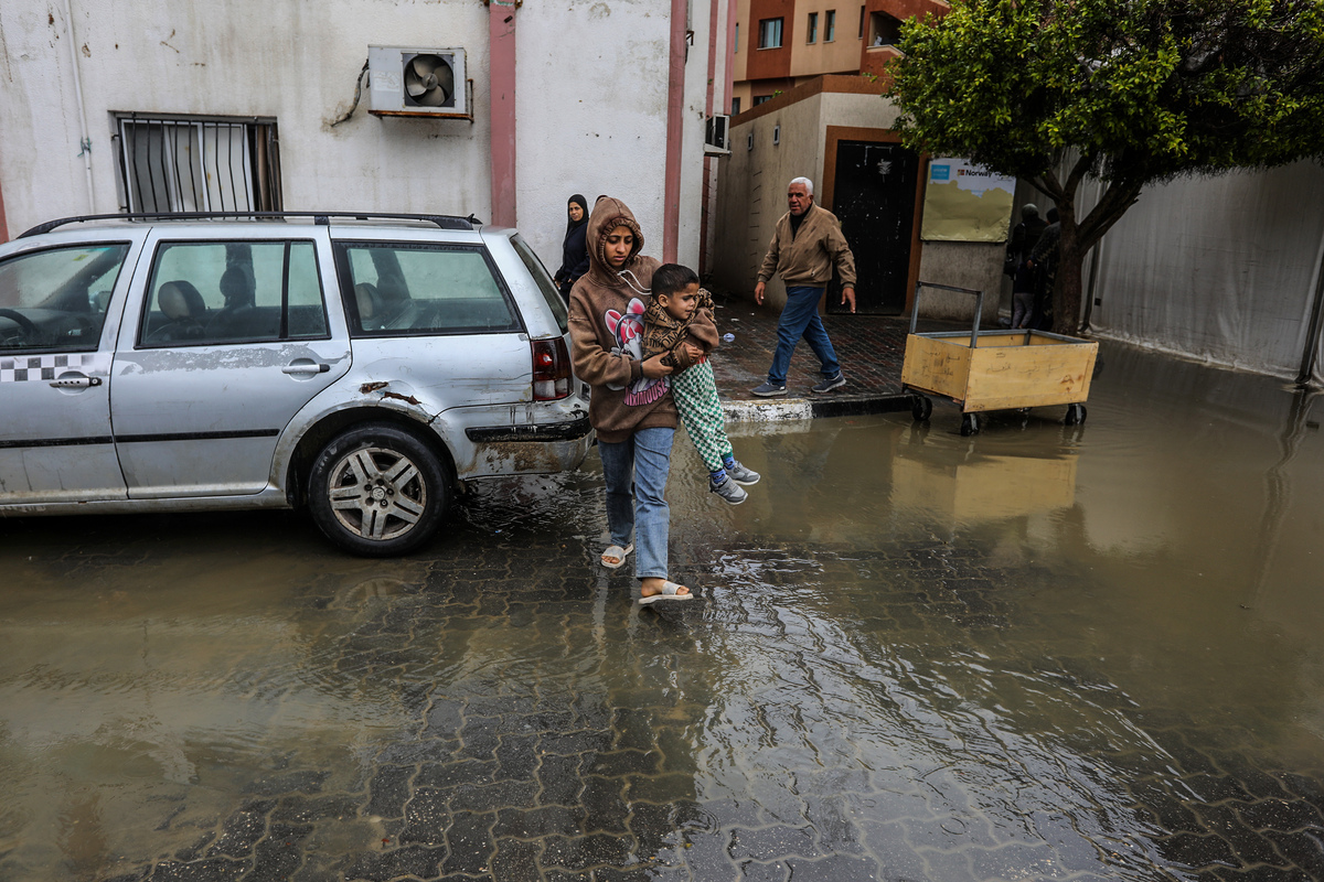 Heavy rain floods Nasser Hospital in Khan Yunis – Middle East Monitor
