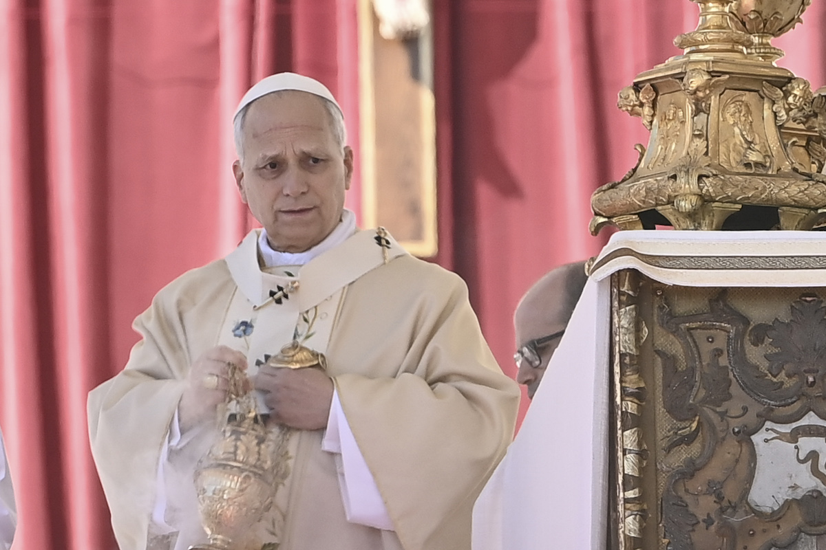 Pope Leo XIV celebrates the Easter Mass in St. Peter’s Square at the Vatican on April 05, 2026. [Isabella Bonotto - Anadolu Agency]