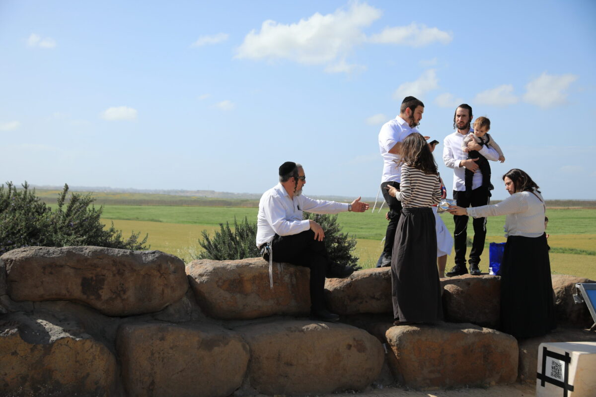 Israeli far-right groups supporting the expansion of control over Palestinian territories gather at a site housing an Israeli military monument about one kilometer from the Gaza Strip border, calling for an event in Gaza during the Jewish holiday of Passover and repeating demands for further land appropriation, in Israel on April 07, 2026. [Enes Canlı - Anadolu Agency]