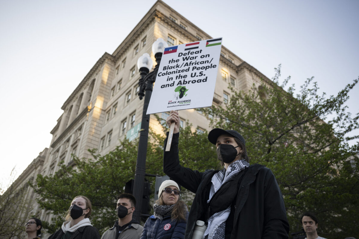 Anti-war demonstrators stage a protest near the White House against the United States and Israel's attack on Iran, in Washington DC, United States on April 7, 2026. [Celal Güneş - Anadolu Agency]