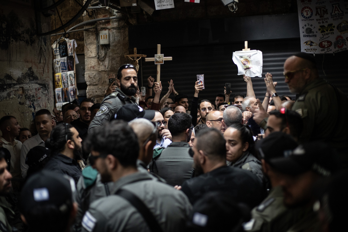 Israel imposes restrictions in East Jerusalem amid Holy Saturday observances