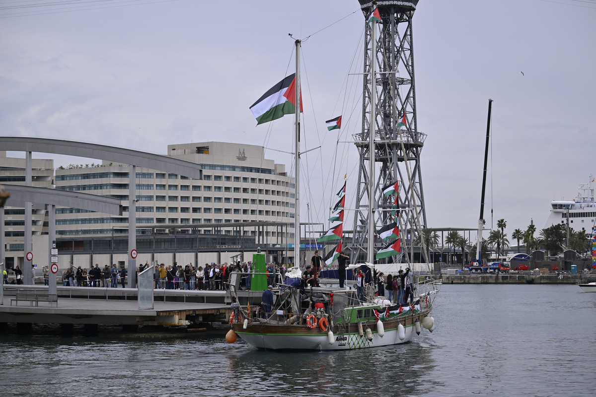 A fleet of dozens of boats prepares to depart from the Port of Barcelona as part of the Global Sumud Flotilla mission to break the blockade on Gaza, in Barcelona, Spain on April 12, 2026. [Burak Akbulut - Anadolu Agency]