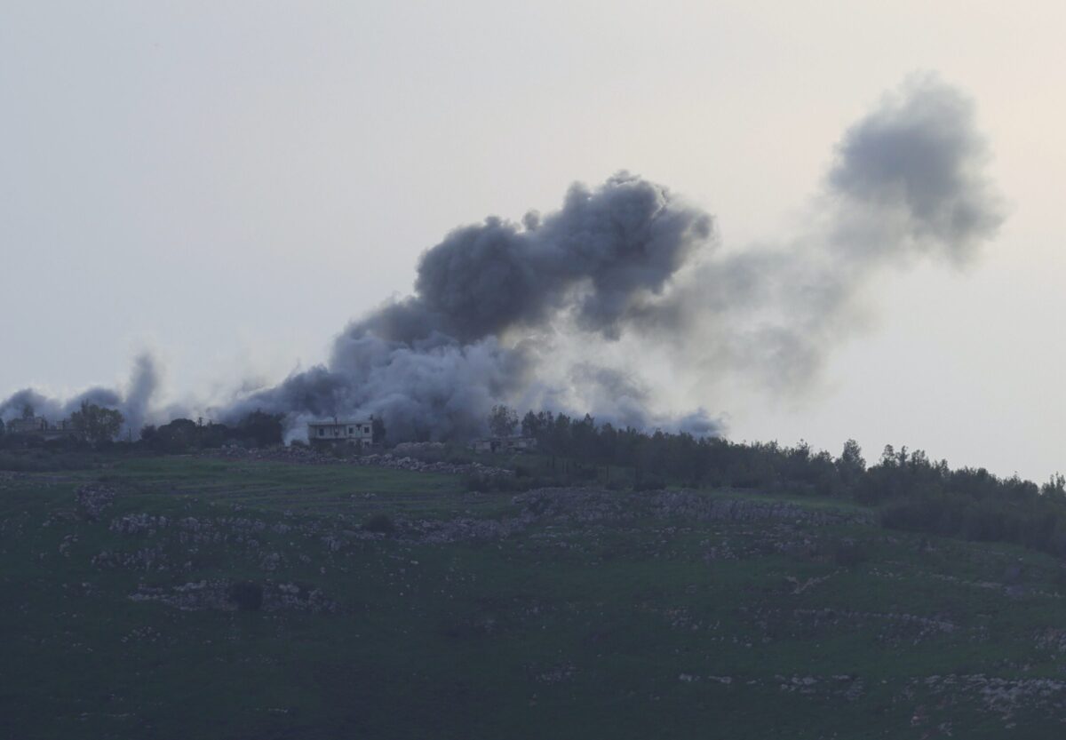 Smoke rises from the towns of Arab Salim and Kfar Tebnit after the Israeli army carried out airstrikes on several areas in the Nabatieh Governorate of southern Lebanon on April 16, 2026. [Ramiz Dallah - Anadolu Agency]