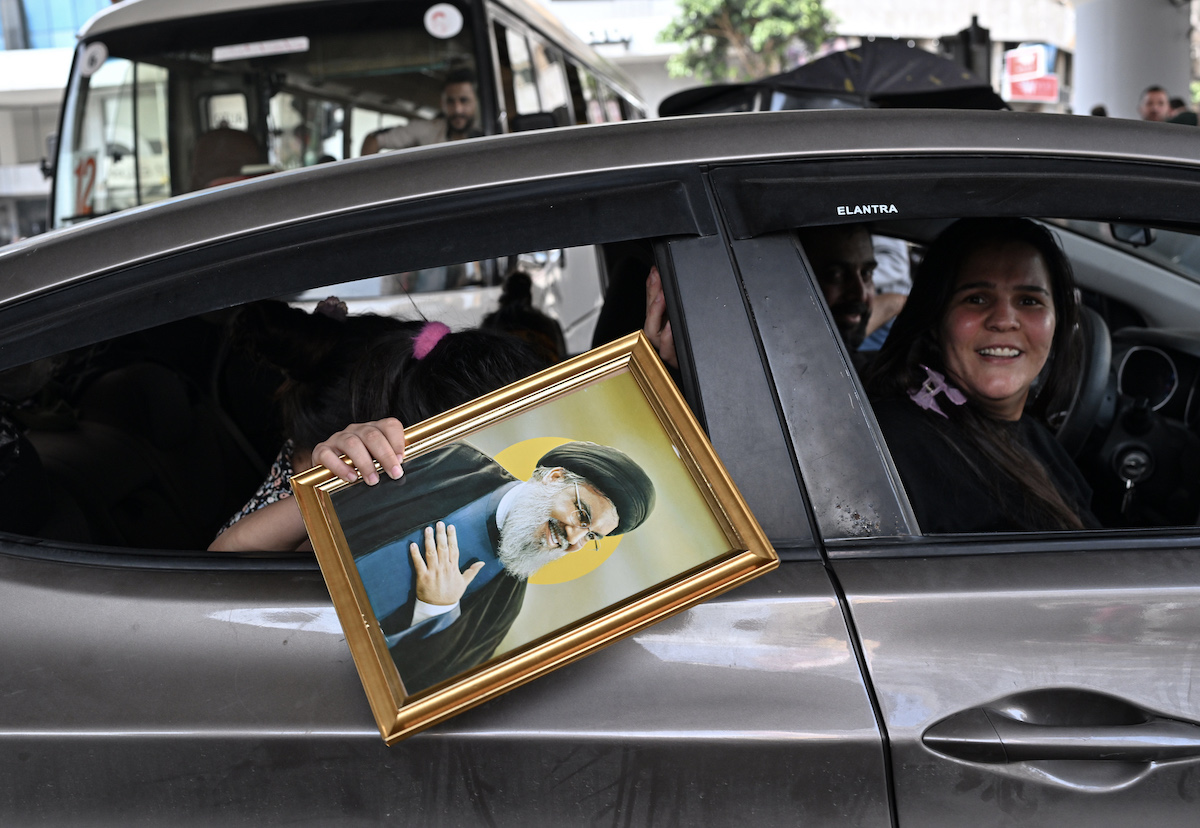 Displaced people start to return their homes following the implementation of a 10-day temporary ceasefire between Israel and Lebanon, announced by U.S. President Donald Trump, in Dahieh region of Beirut, Lebanon on April 17, 2026. [Elif Öztürk - Anadolu Agency]
