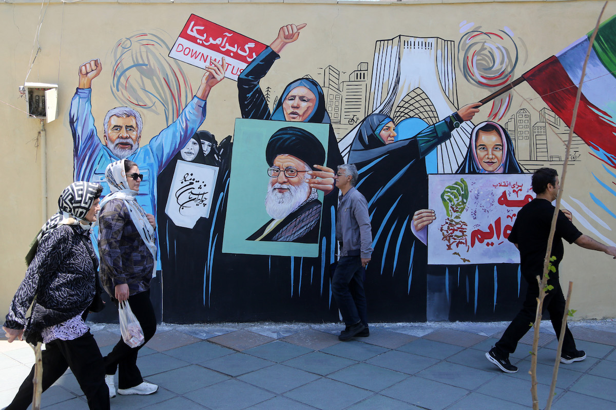 Daily life continues as anti-US and anti-Israel protests are held in the evenings in Tehran, Iran on April 22, 2026. [Fatemeh Bahrami - Anadolu Agency]