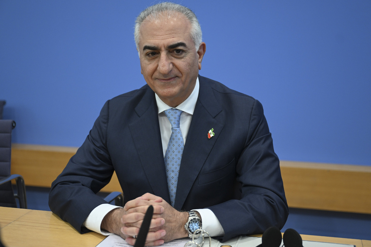Reza Pahlavi, the exiled son of Iran’s former leader Shah Mohammad Reza Pahlavi, holds a press conference at the Federal Press House, in Berlin, Germany, on April 23, 2026. [Halil Sağırkaya - Anadolu Agency]