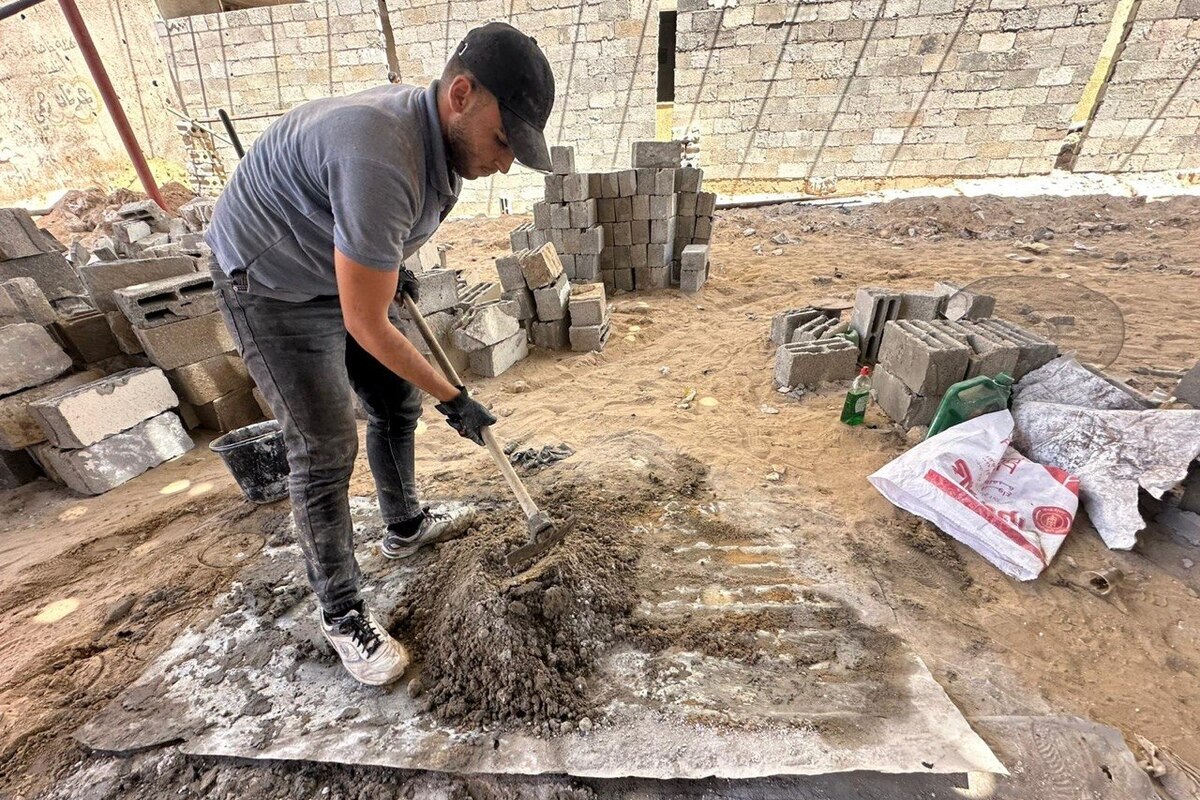 On Labor Day, workers in Gaza find themselves enduring extraordinarily harsh living and working conditions, as the ongoing war has stripped them of basic safety, stability, and dignity. [Mohammed Asad/Middle East Monitor]