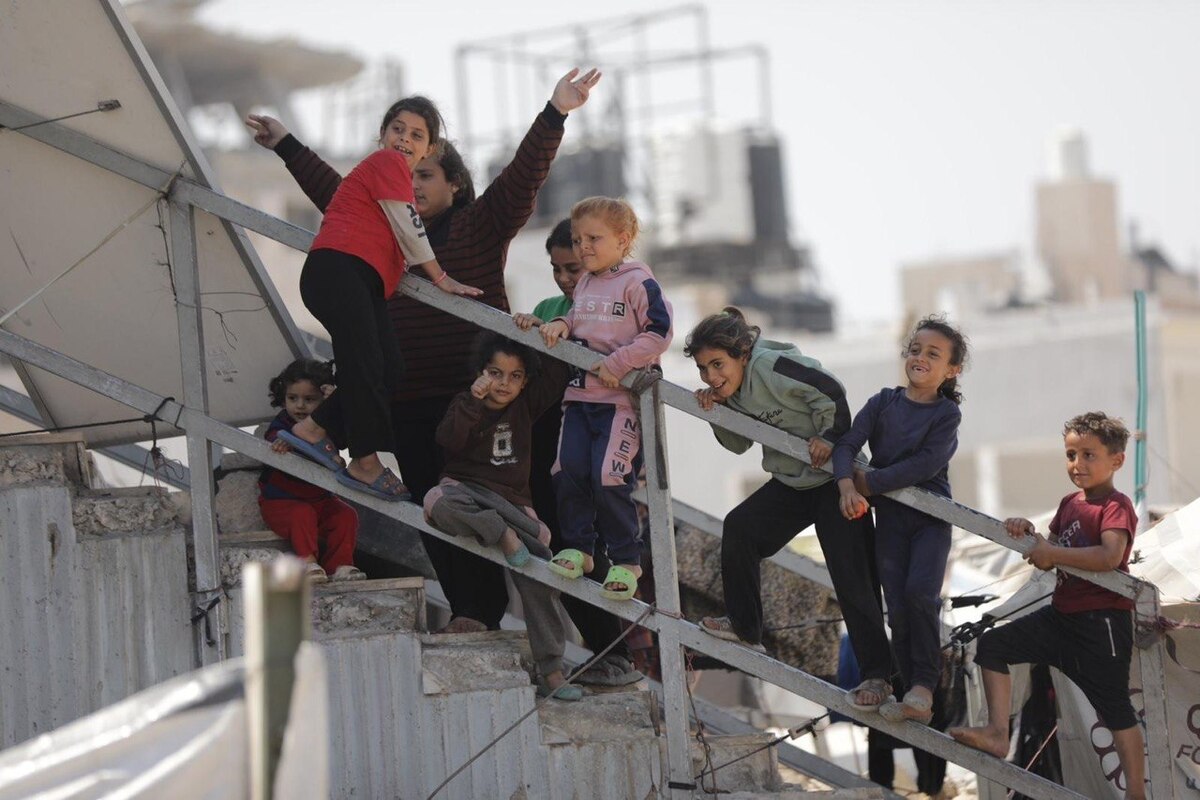 On Labor Day, workers in Gaza find themselves enduring extraordinarily harsh living and working conditions, as the ongoing war has stripped them of basic safety, stability, and dignity. [Mohammed Asad/Middle East Monitor]