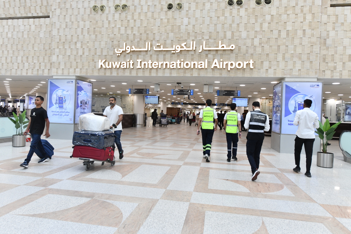 Air traffic resumes in Kuwait following brief suspension over Iranian attacks