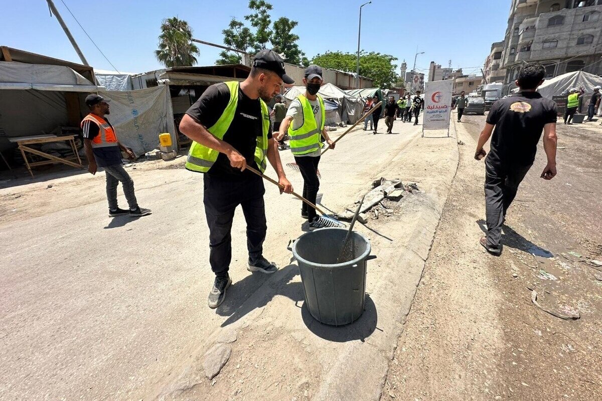 On World Environment Day, the Gaza Municipality issued a desperate plea for international intervention to combat a catastrophic public health and ecological crisis. [Mohammed Asad/Middle East Monitor]