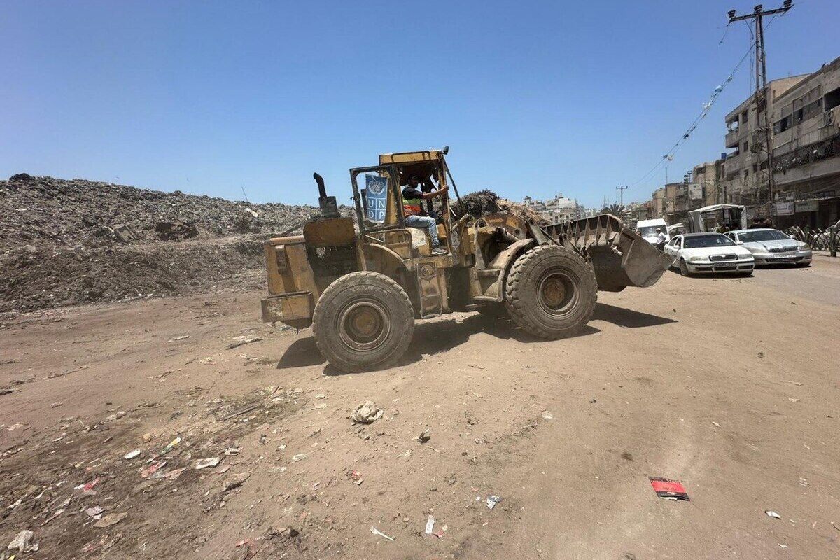 On World Environment Day, the Gaza Municipality issued a desperate plea for international intervention to combat a catastrophic public health and ecological crisis. [Mohammed Asad/Middle East Monitor]