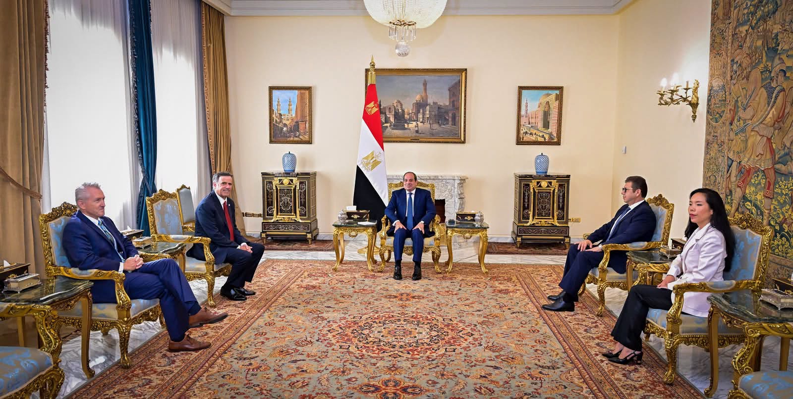 Egyptian president urges agreement to resolve Iranian crisis with CIA chief