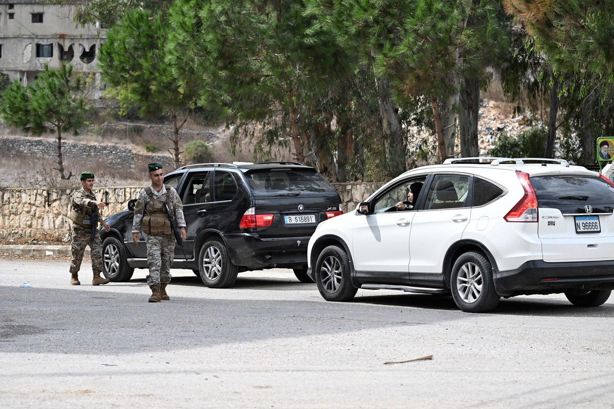 Muddle Easy Lebanese army bars residents from returning to El-Fawqa due to ...